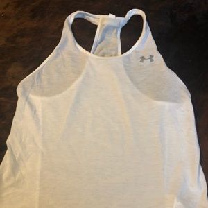 Women’s underarmour tank size med new white